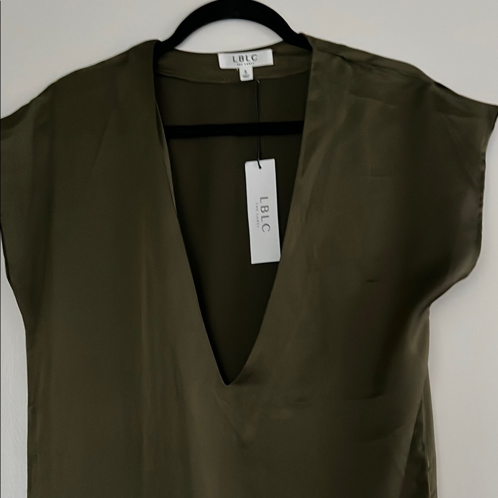 Elegant Olive Green Midi Dress - Picture 3 of 3